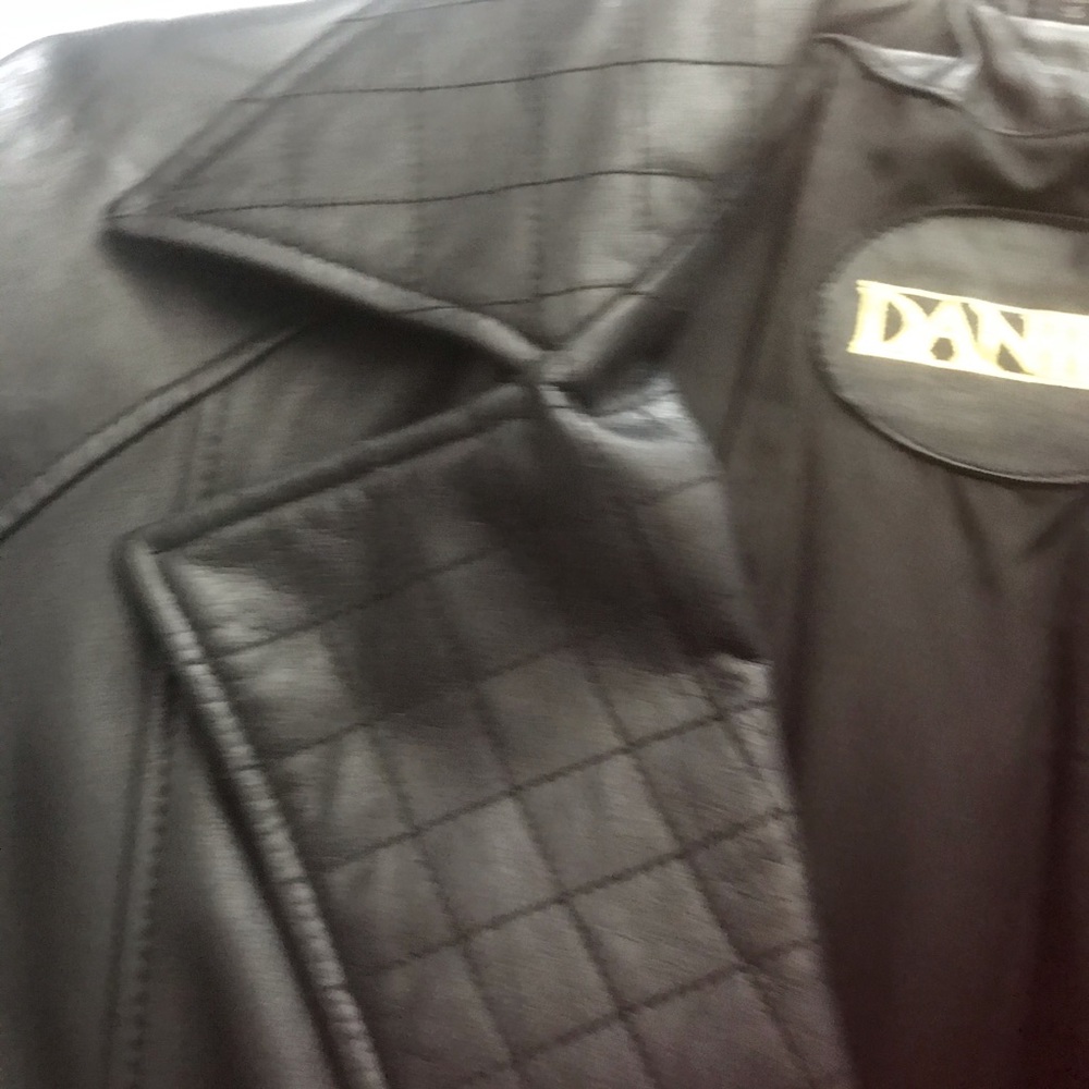 Danier leather Women’s Leather Jacket - Picture 8 of 8